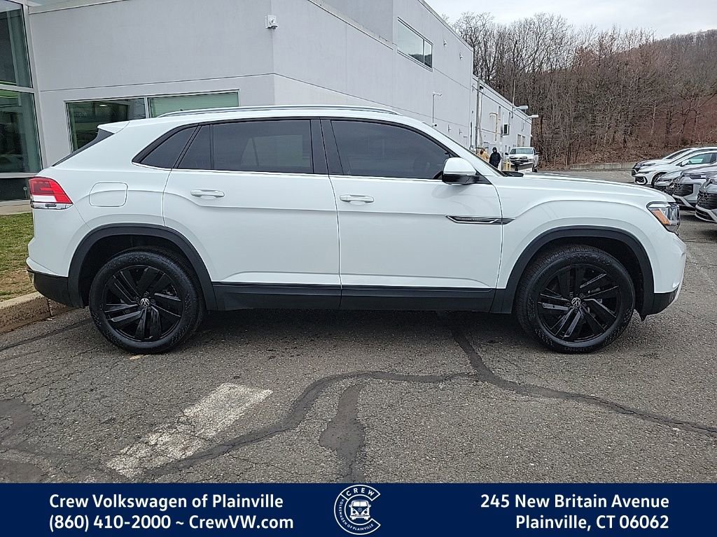 Certified 2022 Volkswagen Atlas Cross Sport SE w/ Panoramic Sunroof Package image 34