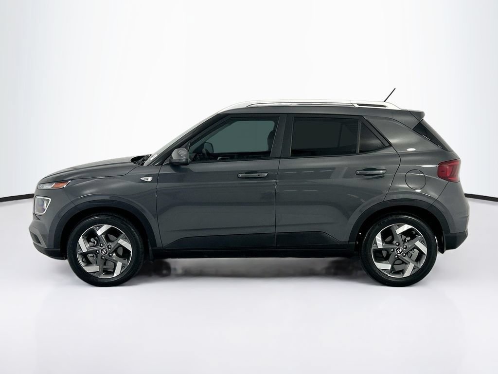 Used 2025 Hyundai Venue SEL FWD image 8