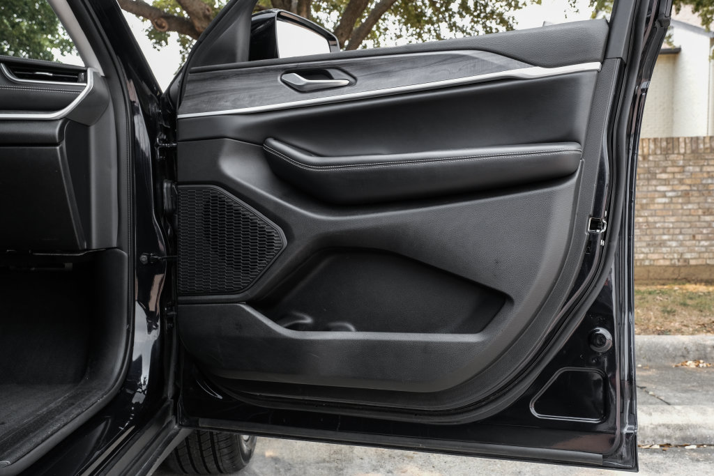 Used 2023 Jeep Grand Cherokee L Limited AWD/4WD image 59