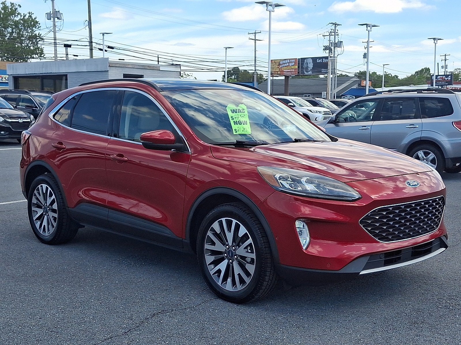 Used 2020 Ford Escape Titanium AWD/4WD image 3