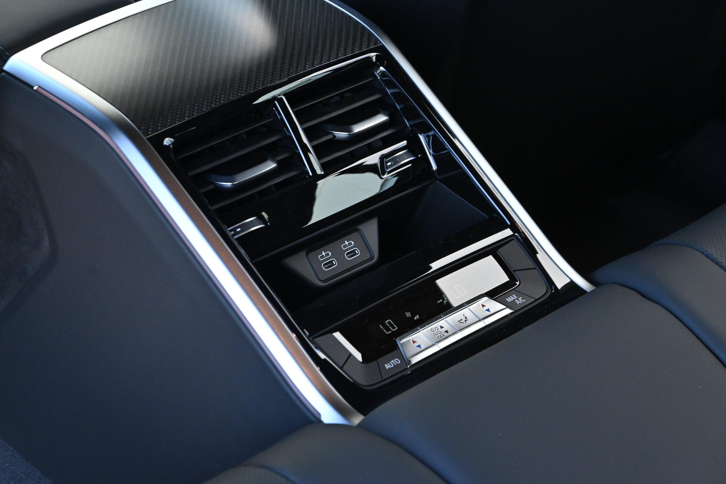 New 2026 BMW M850i xDrive AWD/4WD image 30
