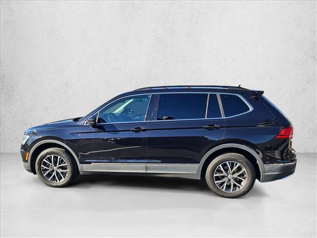 Used 2020 Volkswagen Tiguan SE w/ Panoramic Sunroof Package FWD image 9