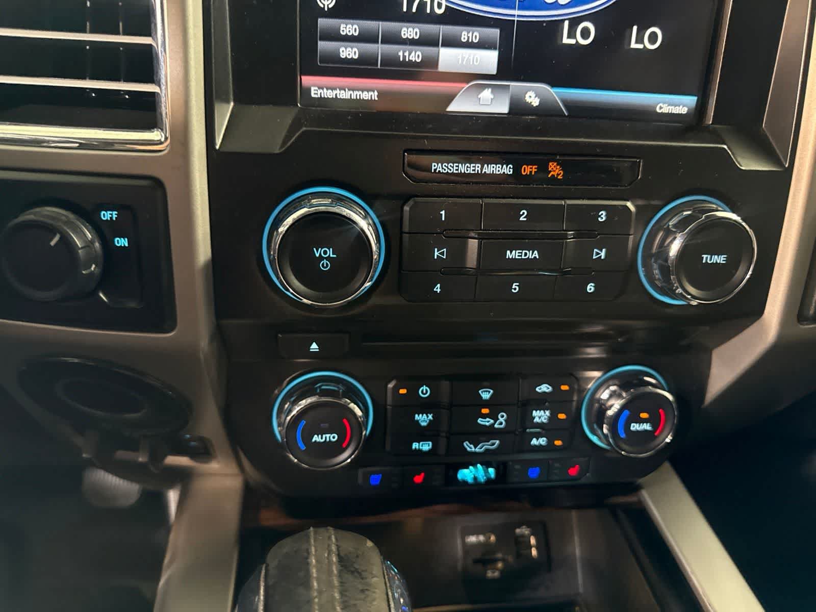 Used 2015 Ford F150 Lariat w/ Equipment Group 501A Mid RWD image 30