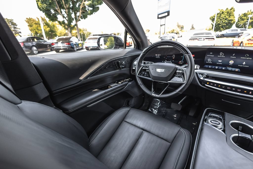 Used 2024 Cadillac Lyriq Sport AWD/4WD image 20