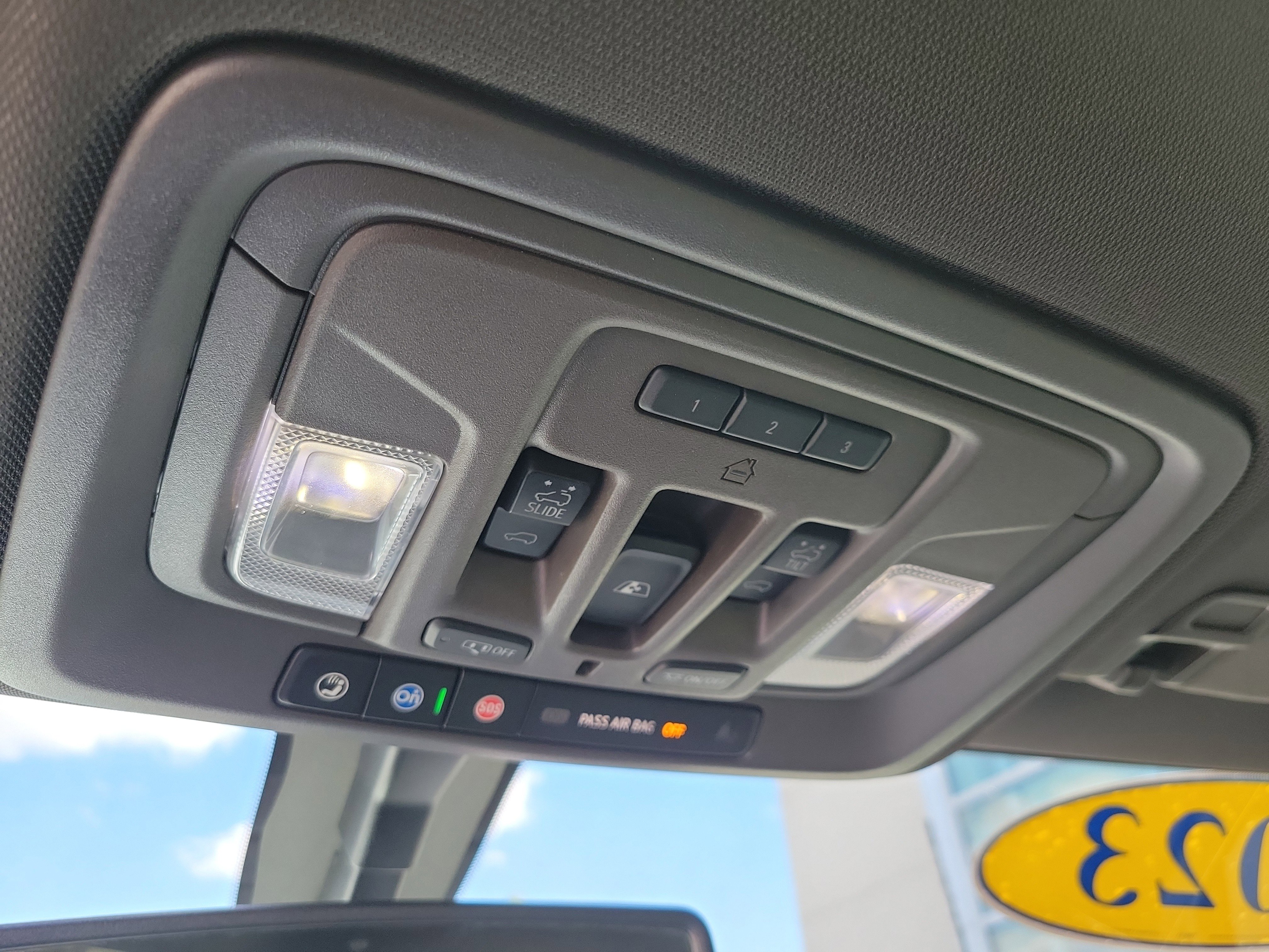 Used 2023 GMC Sierra 2500 SLT w/ SLT Premium Package image 18