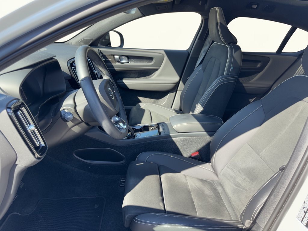 Used 2023 Volvo C40 P8 Recharge Ultimate AWD/4WD image 5