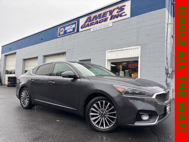 Used 2017 Kia Cadenza Premium w/ Luxury Package image 1