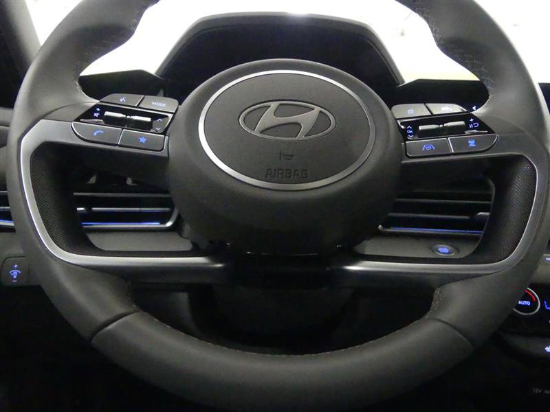 Used 2025 Hyundai Elantra SEL FWD image 20