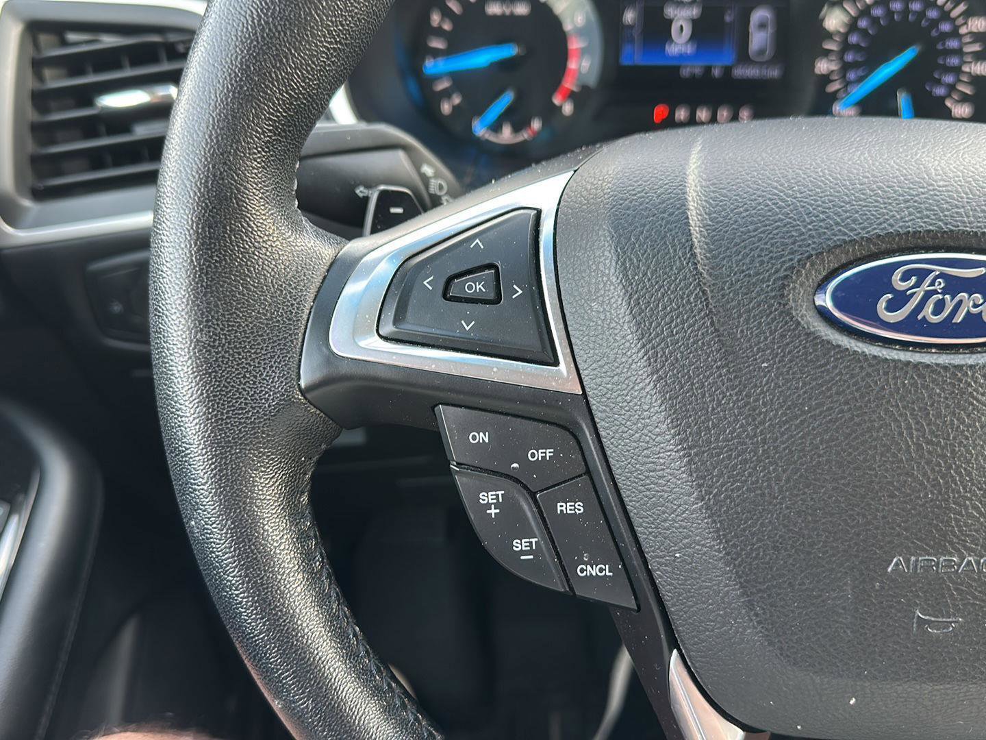 Used 2016 Ford Edge SEL AWD/4WD image 15