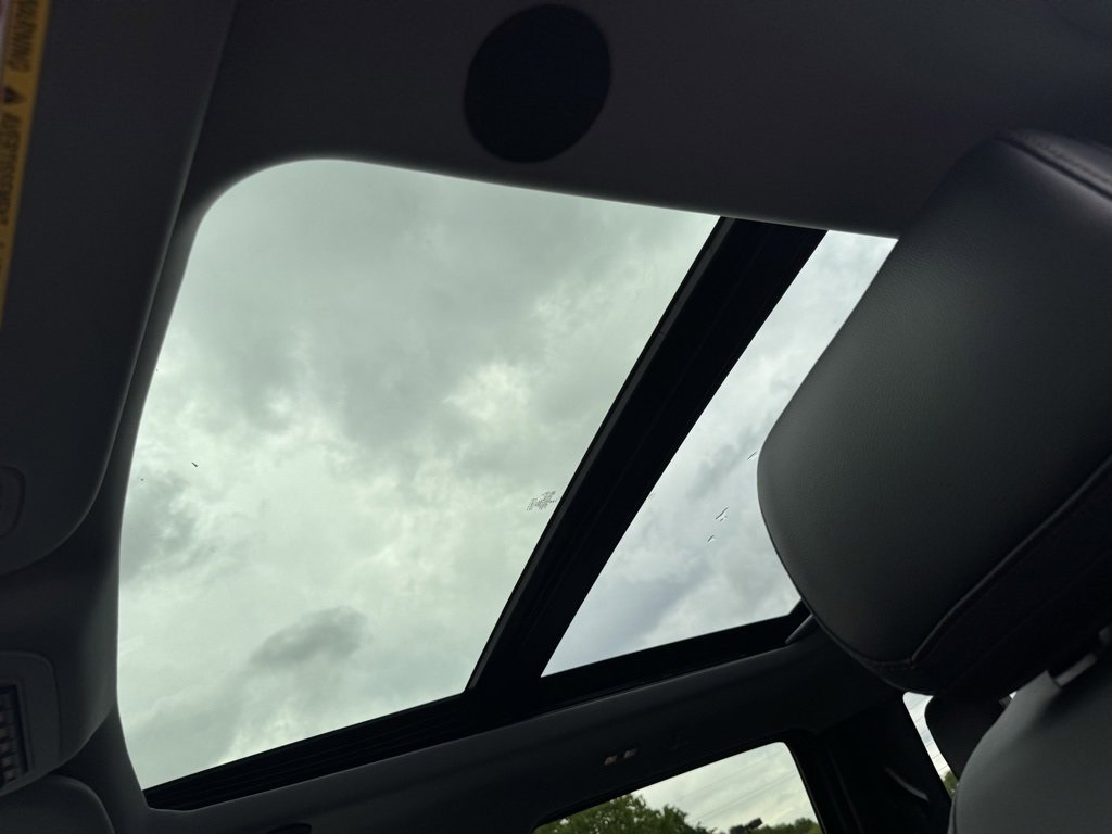 New 2025 Ford F350 Lariat w/ Lariat Ultimate Package image 16