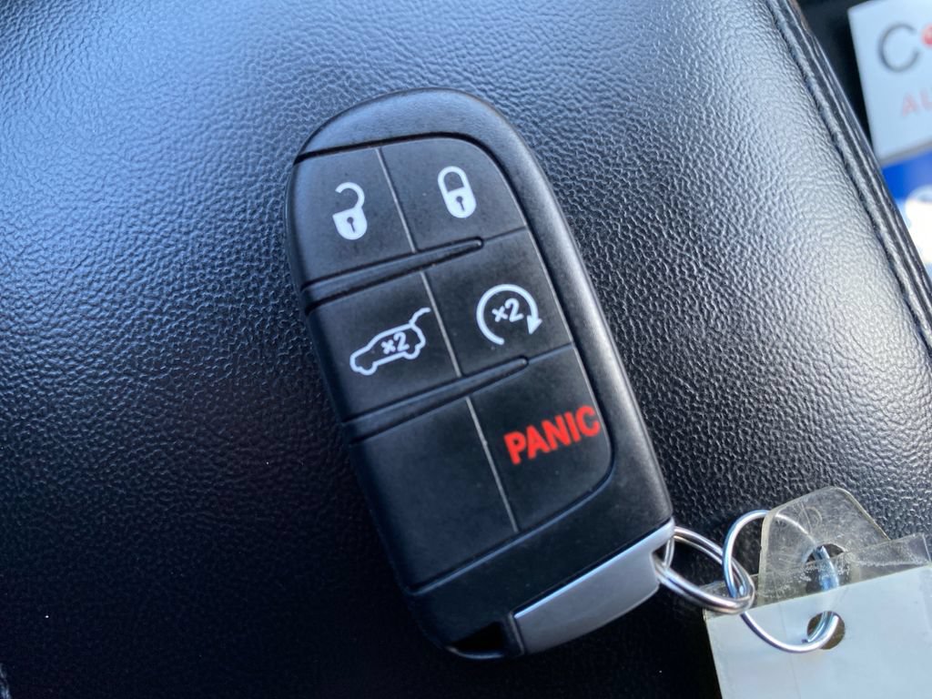 Used 2022 Jeep Grand Cherokee Laredo X AWD/4WD image 25