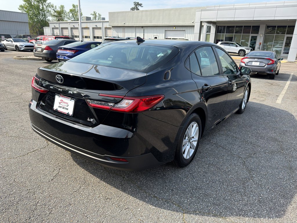 Used 2025 Toyota Camry LE image 8