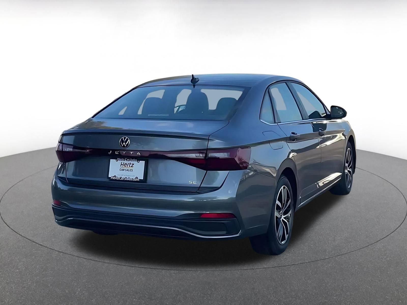 Used 2025 Volkswagen Jetta SE image 12