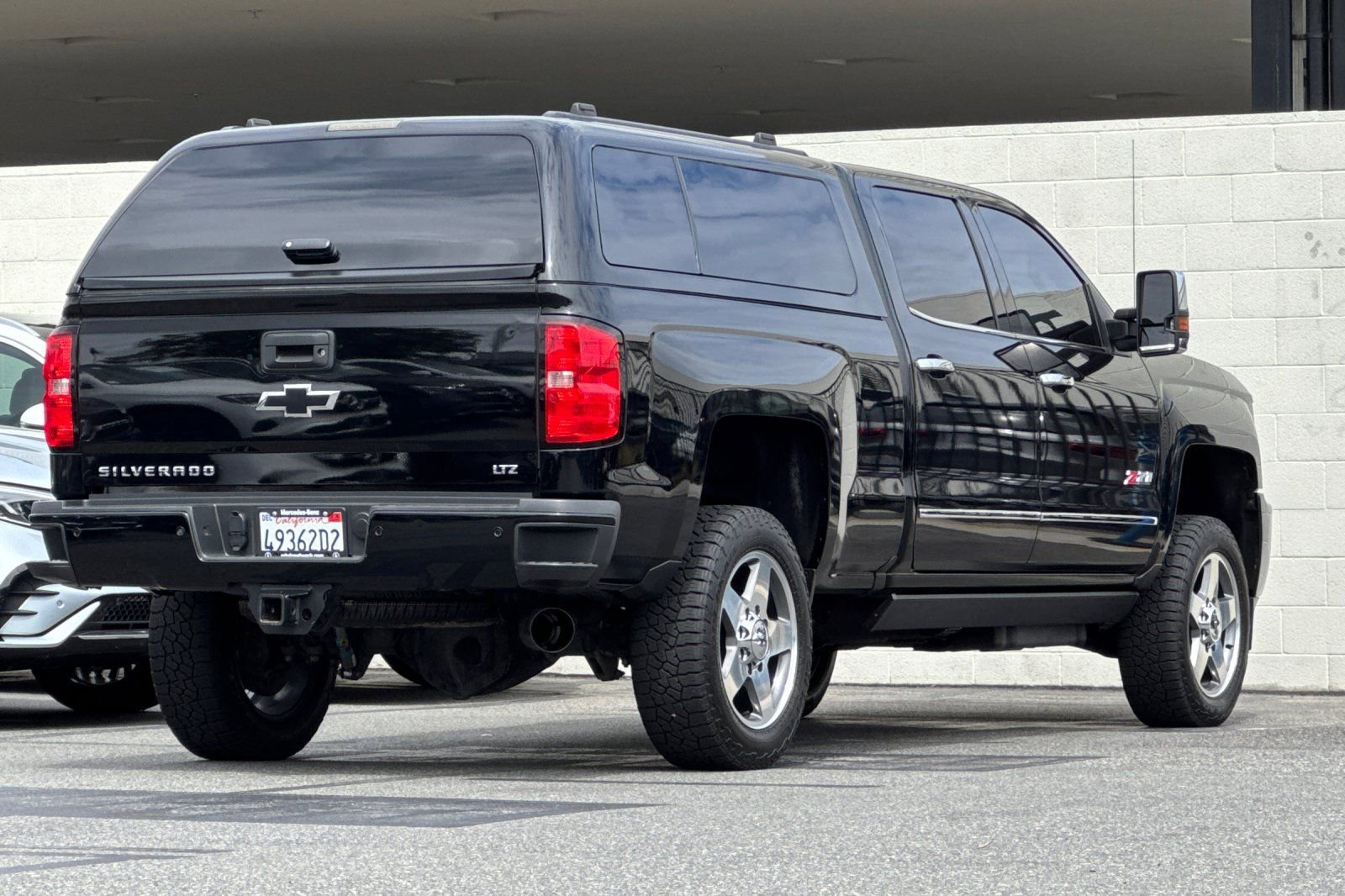Used 2016 Chevrolet Silverado 2500 LTZ w/ Duramax Plus Package AWD/4WD image 4