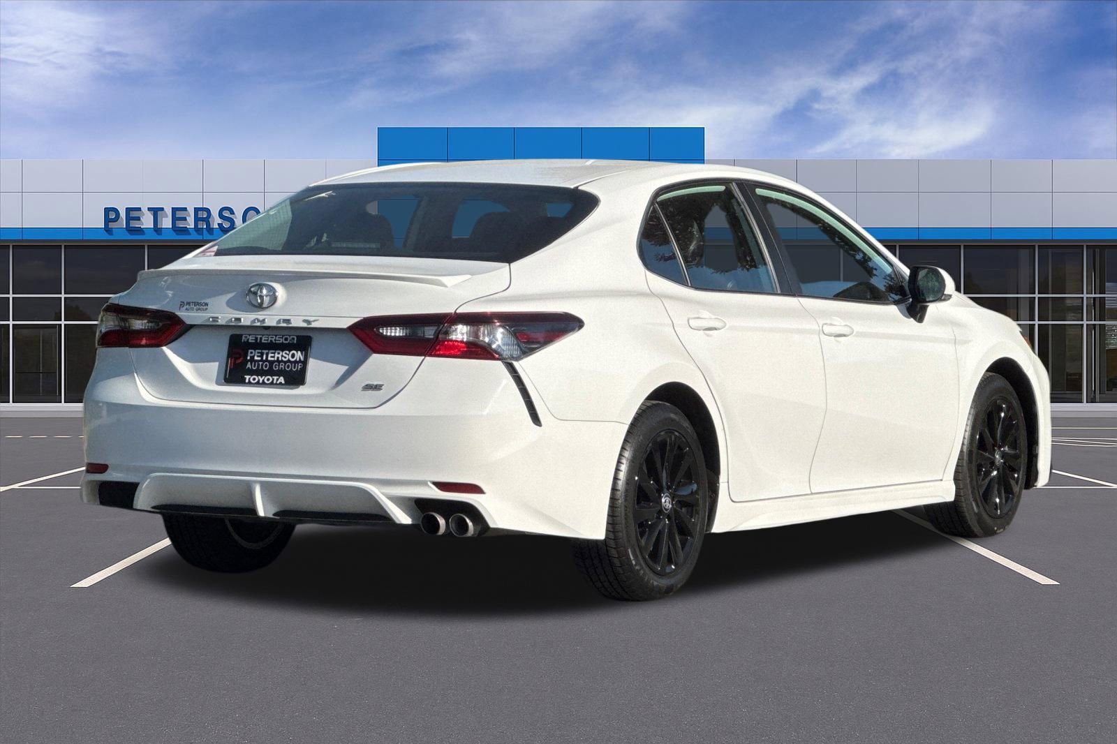 Used 2024 Toyota Camry SE FWD image 4
