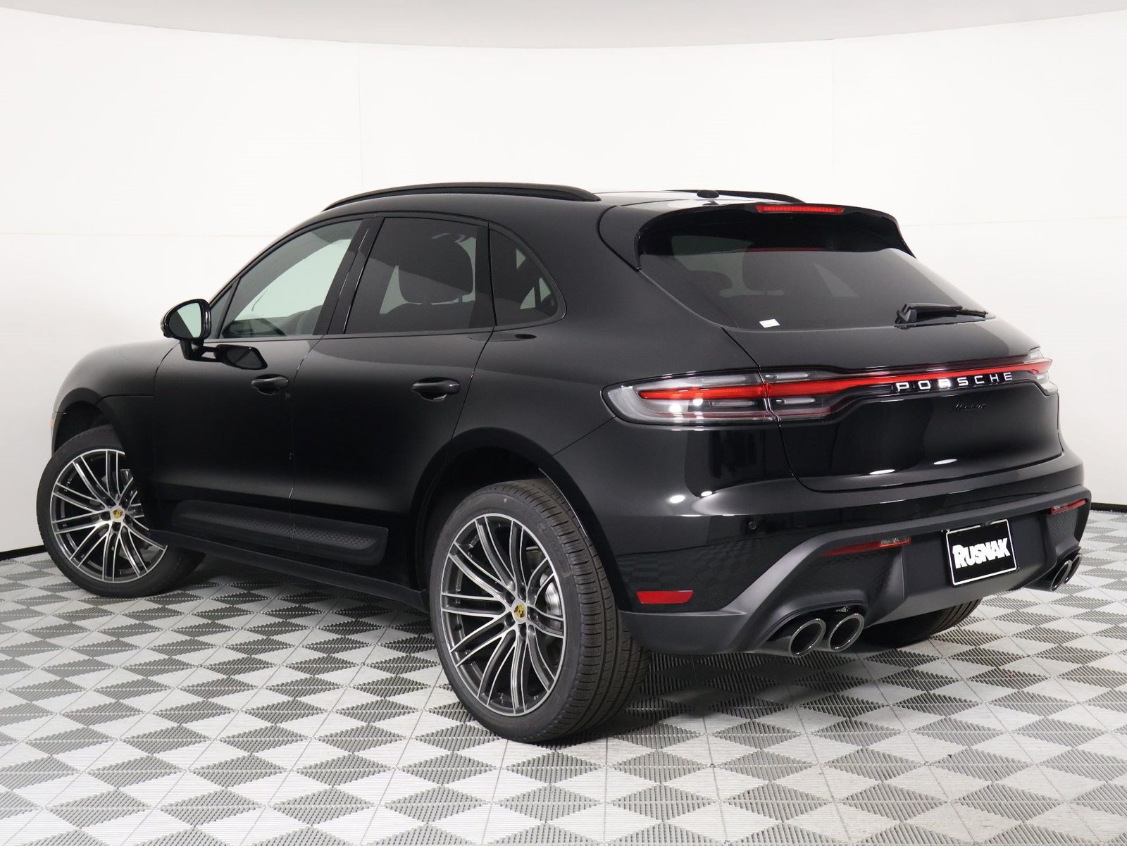 New 2026 Porsche Macan AWD/4WD image 3