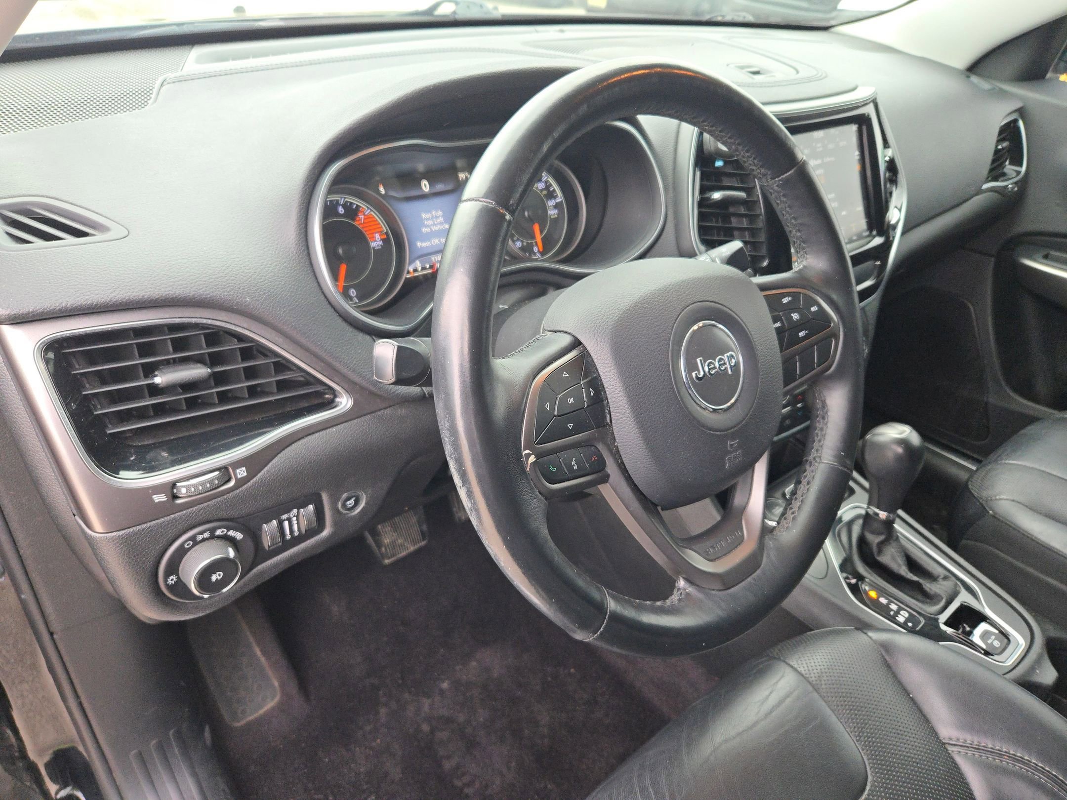 Used 2019 Jeep Cherokee Limited AWD/4WD image 10