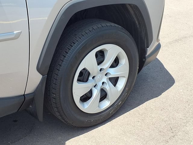 Used 2023 Toyota RAV4 LE FWD image 25