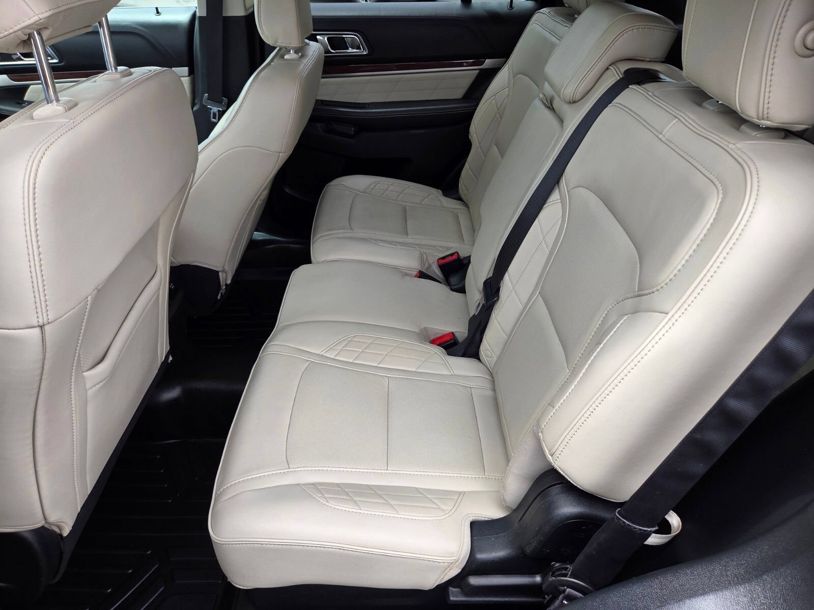 Certified 2018 Ford Explorer Platinum AWD/4WD image 12