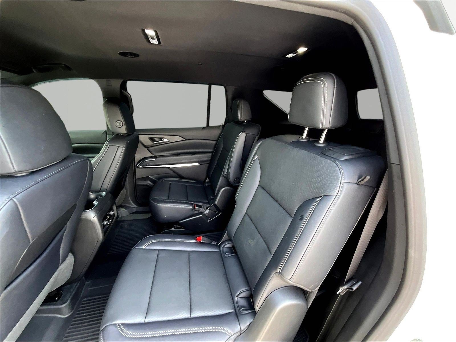 Used 2026 Chevrolet Traverse LT w/ LPO, Floor Liner Package FWD image 22
