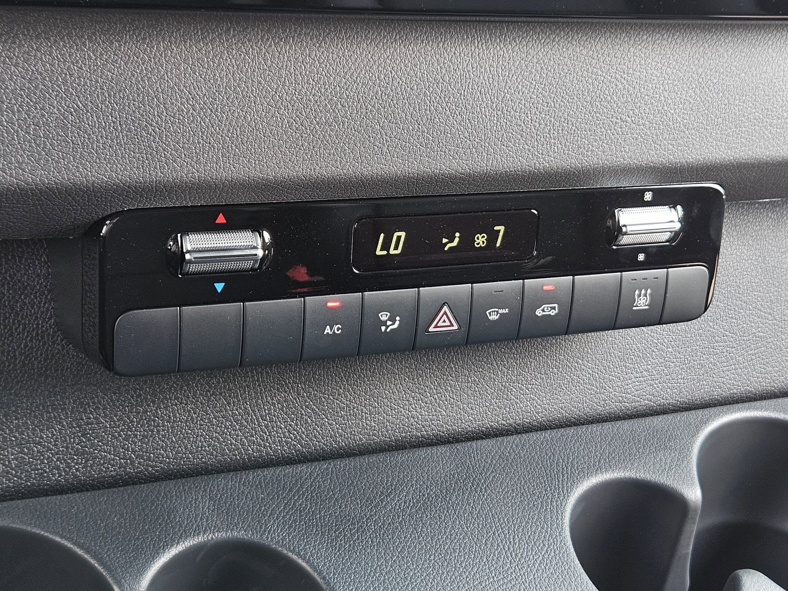 New 2024 Mercedes-Benz eSprinter 170 Cargo image 23