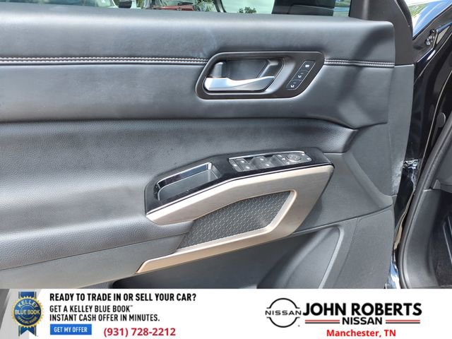 Certified 2025 Nissan Pathfinder Platinum w/ Cargo Package FWD image 29