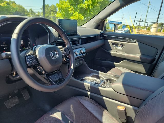 Certified 2025 Honda Pilot Black Edition image 14