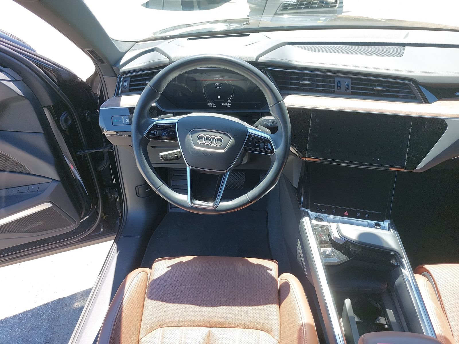 Used 2022 Audi e-tron Prestige w/ Prestige Package AWD/4WD image 6
