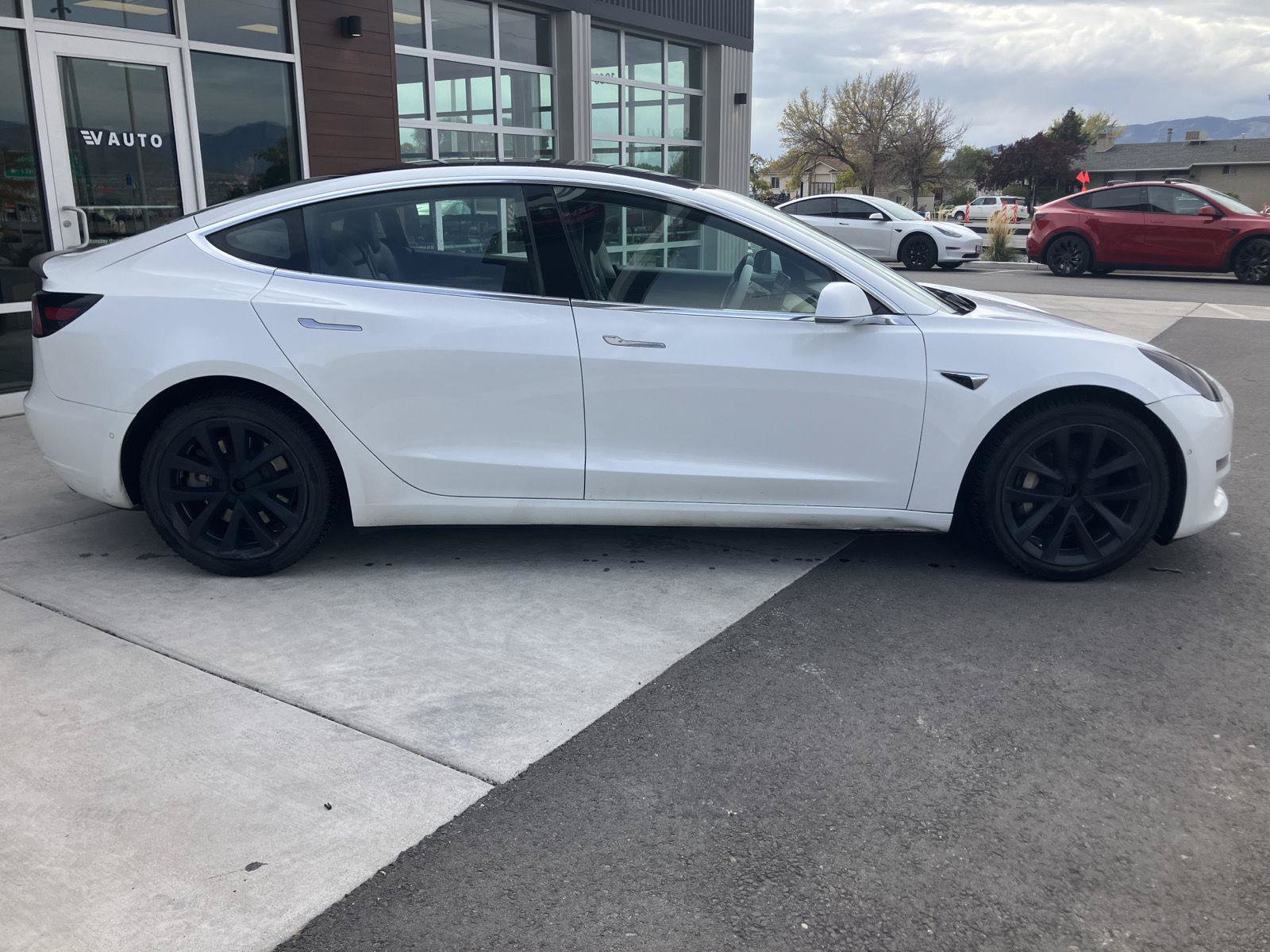 Used 2018 Tesla Model 3 Long Range AWD/4WD image 9