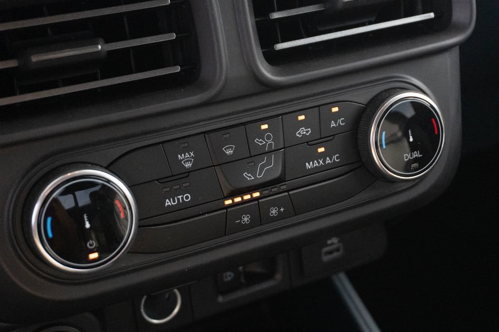 Used 2023 Ford Maverick Lariat w/ Black Appearance Package FWD image 29
