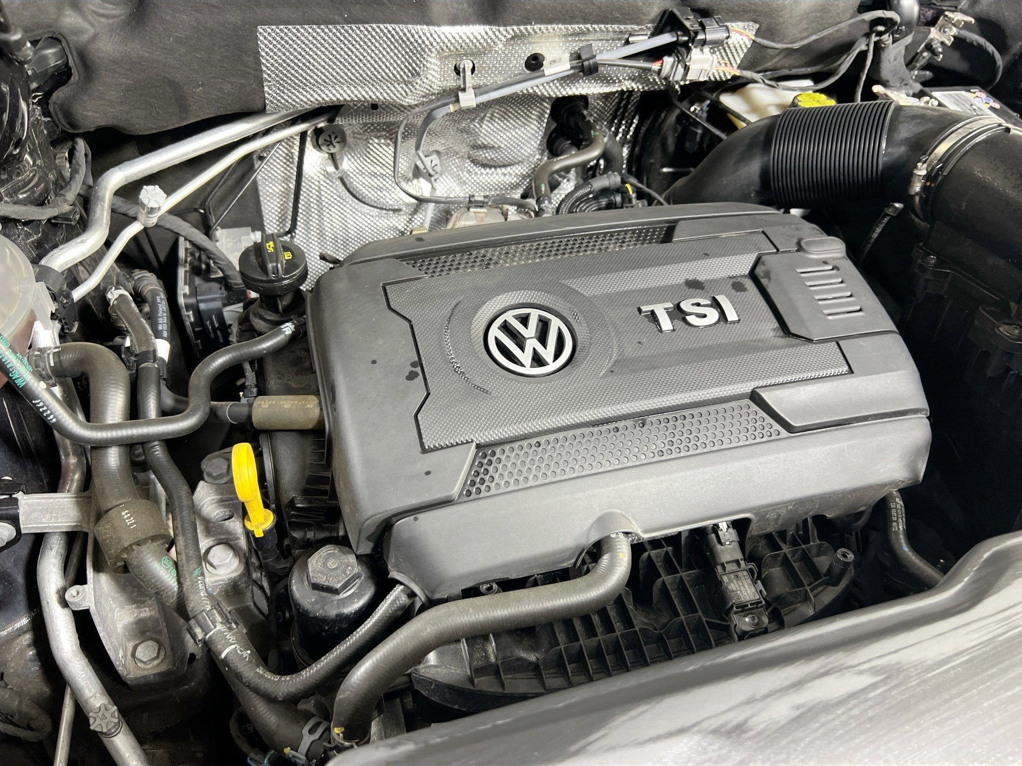 Used 2023 Volkswagen Atlas Cross Sport SEL R-Line image 31