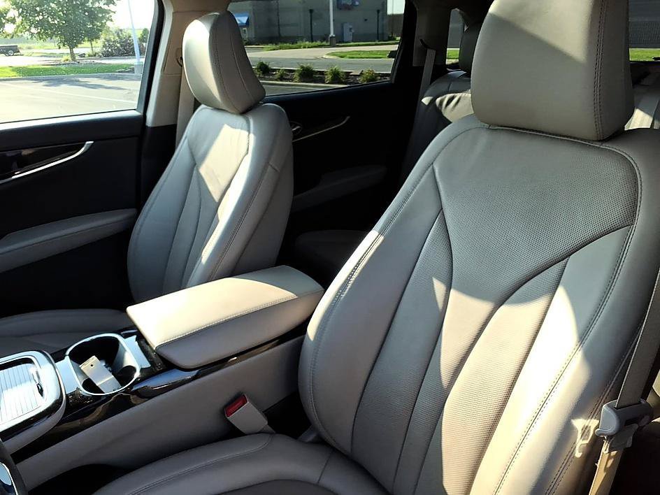 Used 2023 Lincoln Nautilus Reserve AWD/4WD image 16