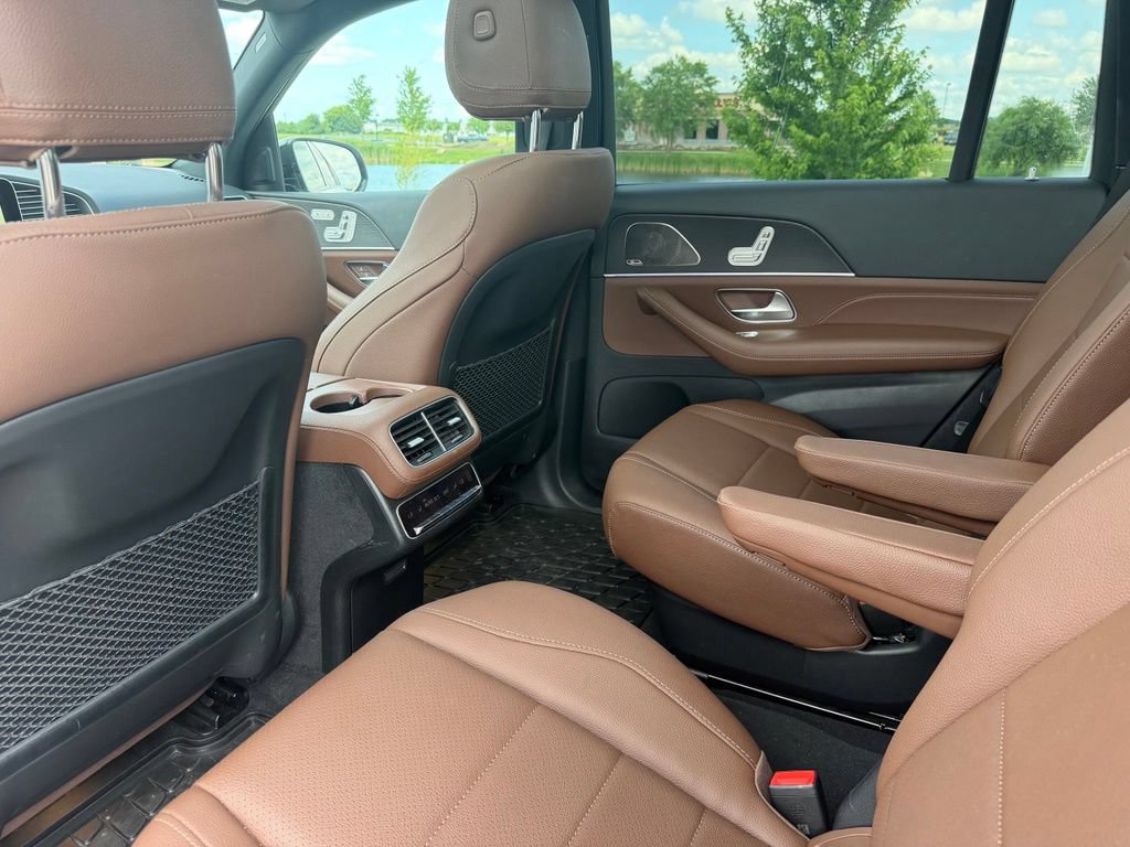 Used 2024 Mercedes-Benz GLS 450 4MATIC image 18