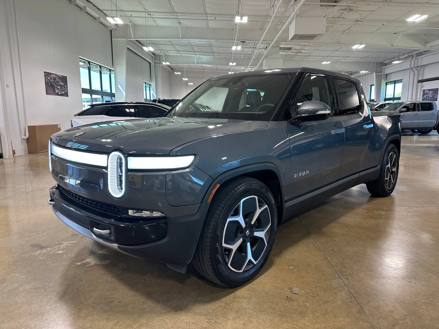 Used 2023 Rivian R1T Adventure AWD/4WD image 3