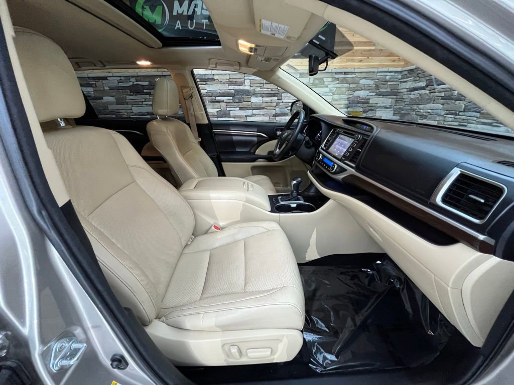Used 2015 Toyota Highlander Limited AWD/4WD image 41