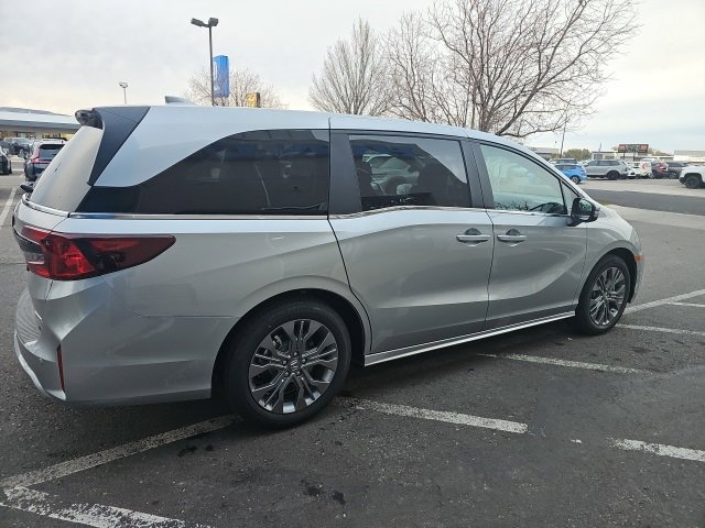 New 2026 Honda Odyssey Touring image 5
