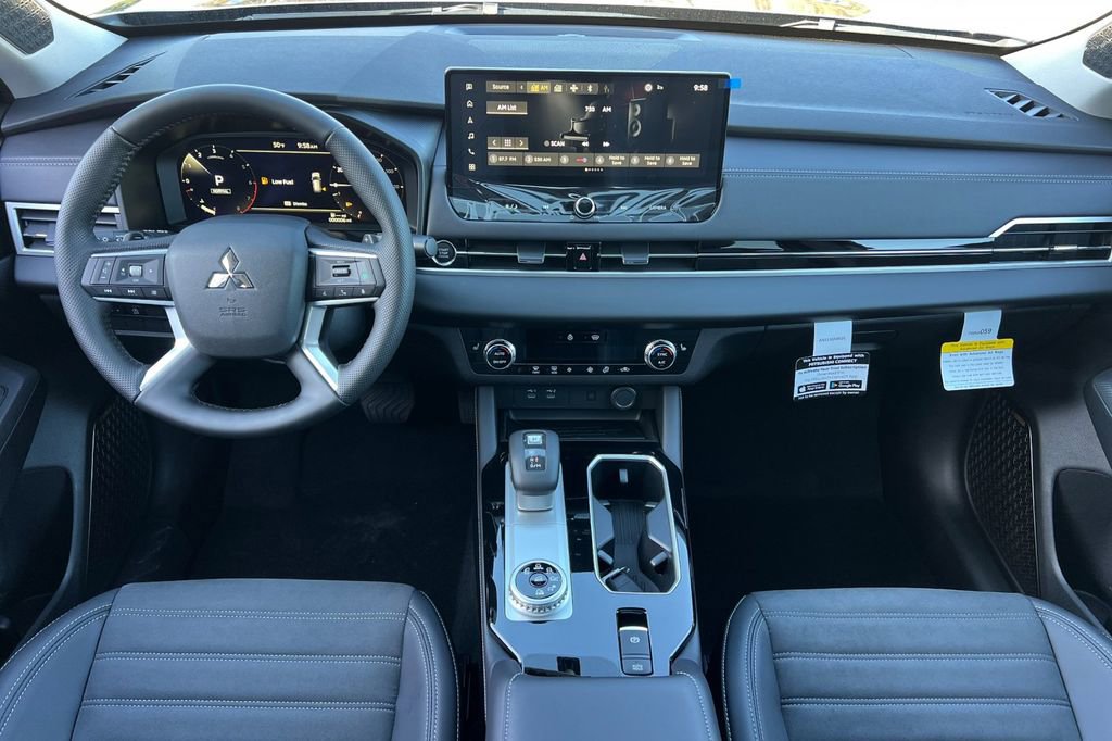 New 2026 Mitsubishi Outlander SE image 14