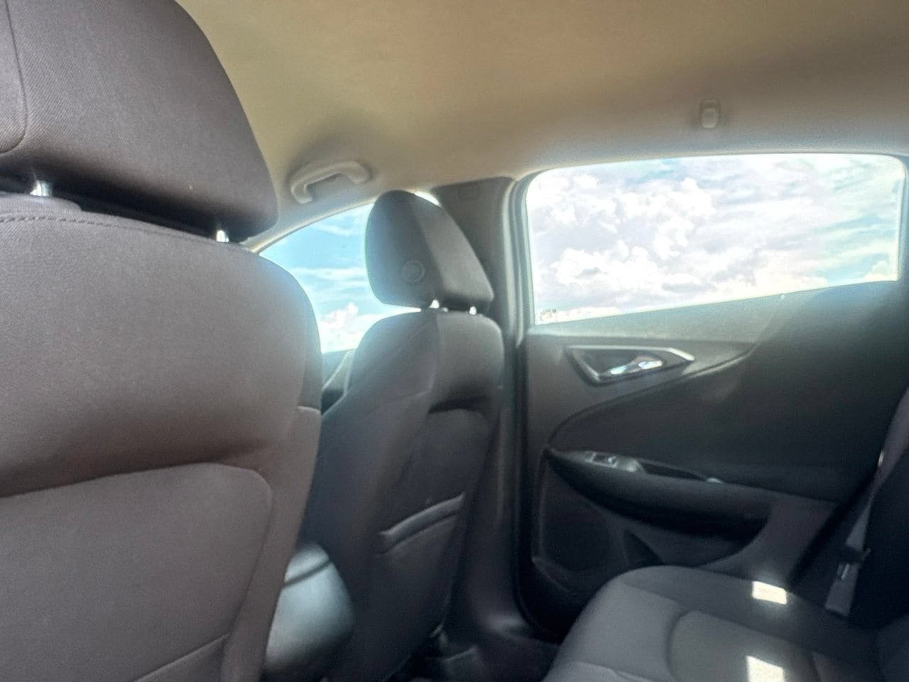 Used 2025 Chevrolet Malibu LS FWD image 37