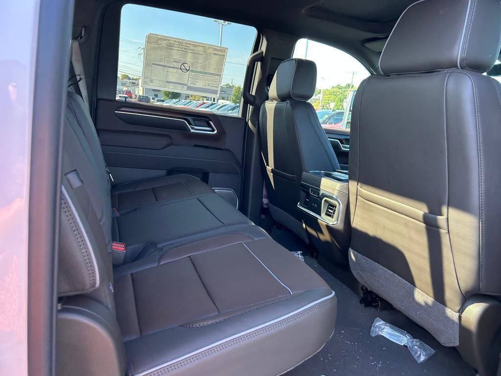 New 2025 GMC Sierra 2500 Denali w/ Denali Reserve Package image 17