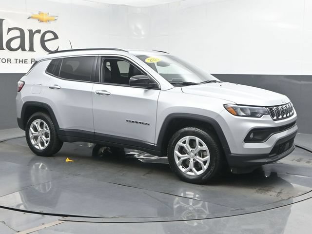 Used 2024 Jeep Compass Latitude AWD/4WD image 6
