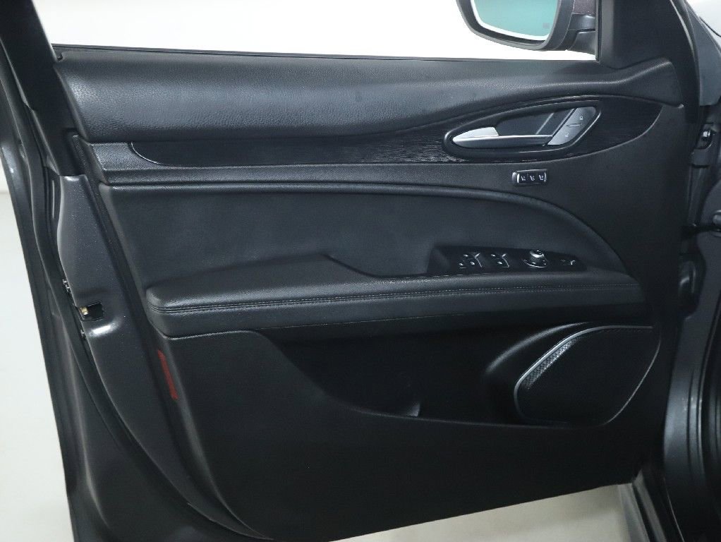 Used 2023 Alfa Romeo Stelvio Sprint AWD/4WD image 17