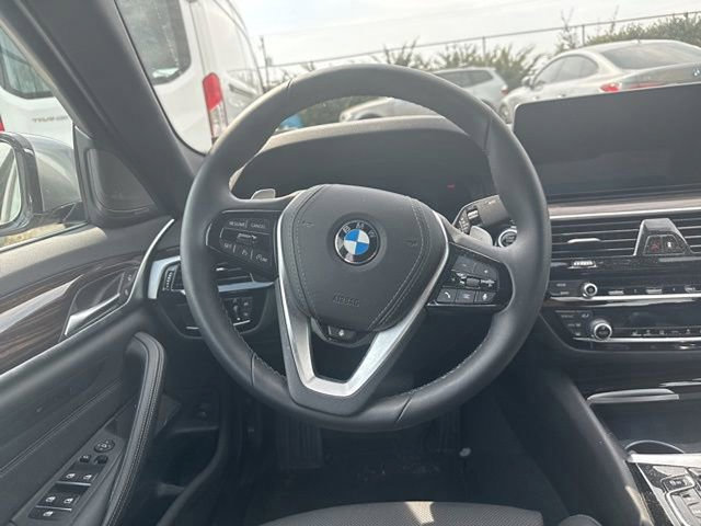Used 2023 BMW 540i xDrive w/ Premium Package image 14