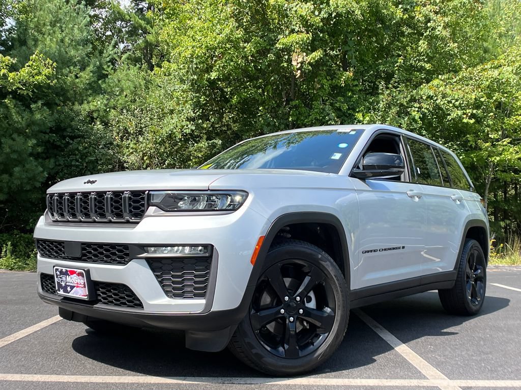 Used 2026 Jeep Grand Cherokee Limited w/ Limited Altitude Package