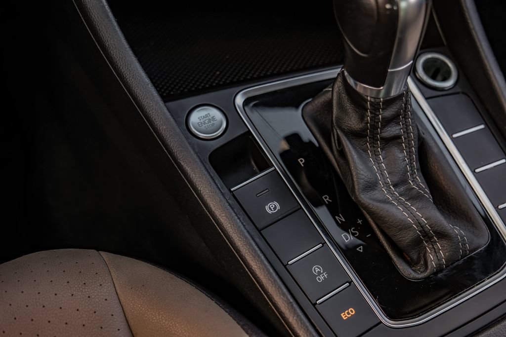 Used 2019 Volkswagen Jetta R-Line FWD image 28