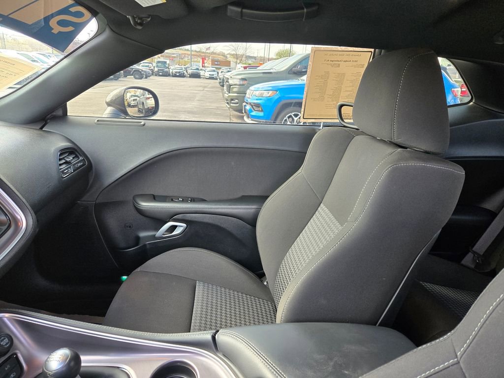 Used 2021 Dodge Challenger R/T w/ Blacktop Package image 27