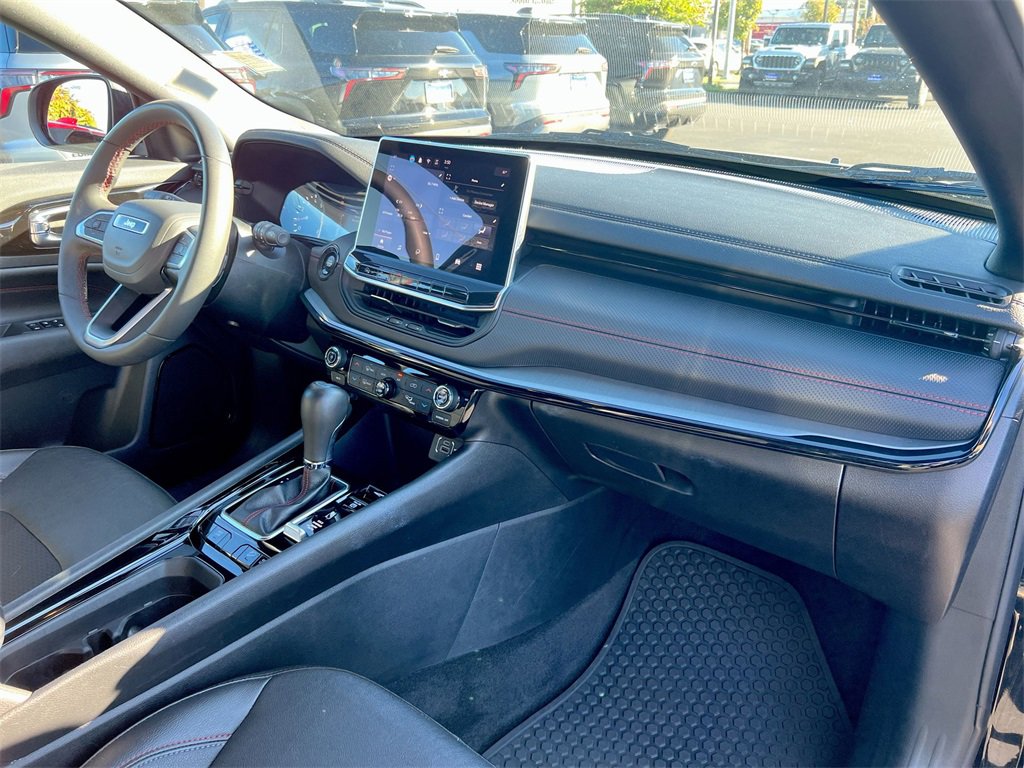 Used 2024 Jeep Compass Trailhawk image 23