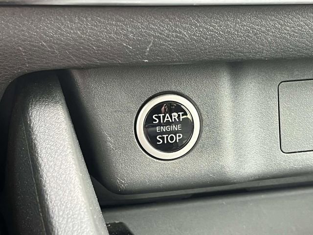 Used 2023 Nissan Rogue SV FWD image 31