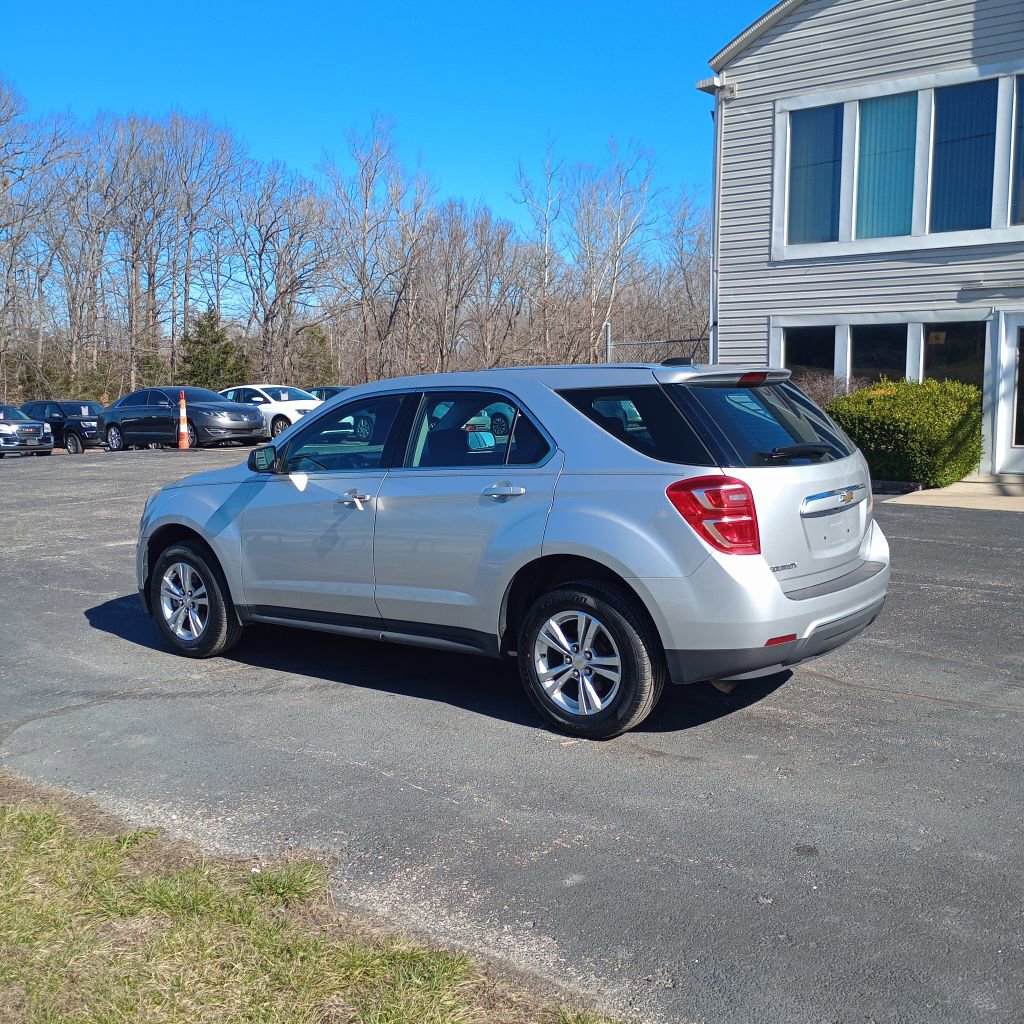 Used 2017 Chevrolet Equinox LS image 3