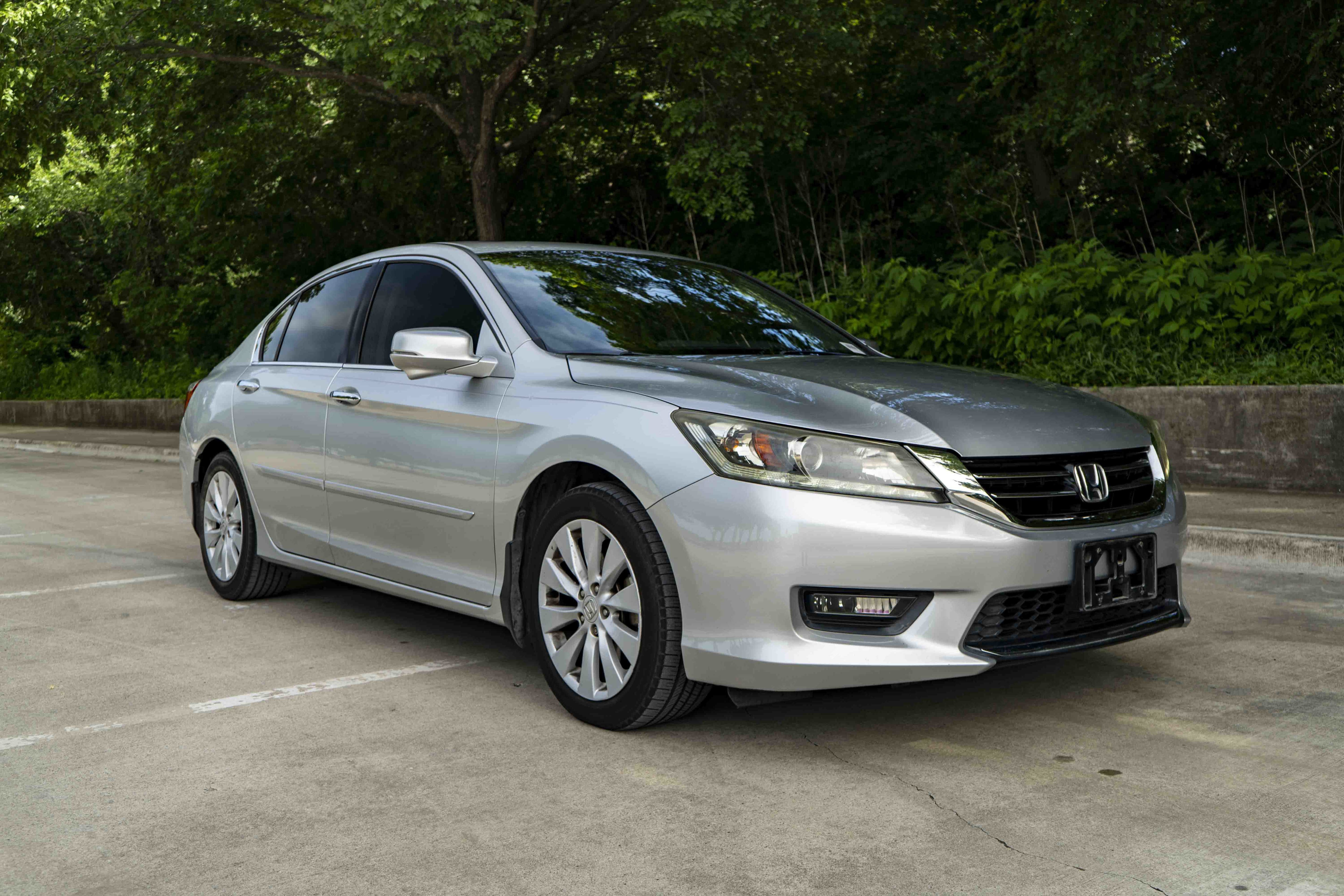 Used 2015 Honda Accord EX-L image 2