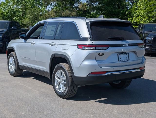 New 2026 Jeep Grand Cherokee Laredo AWD/4WD image 5